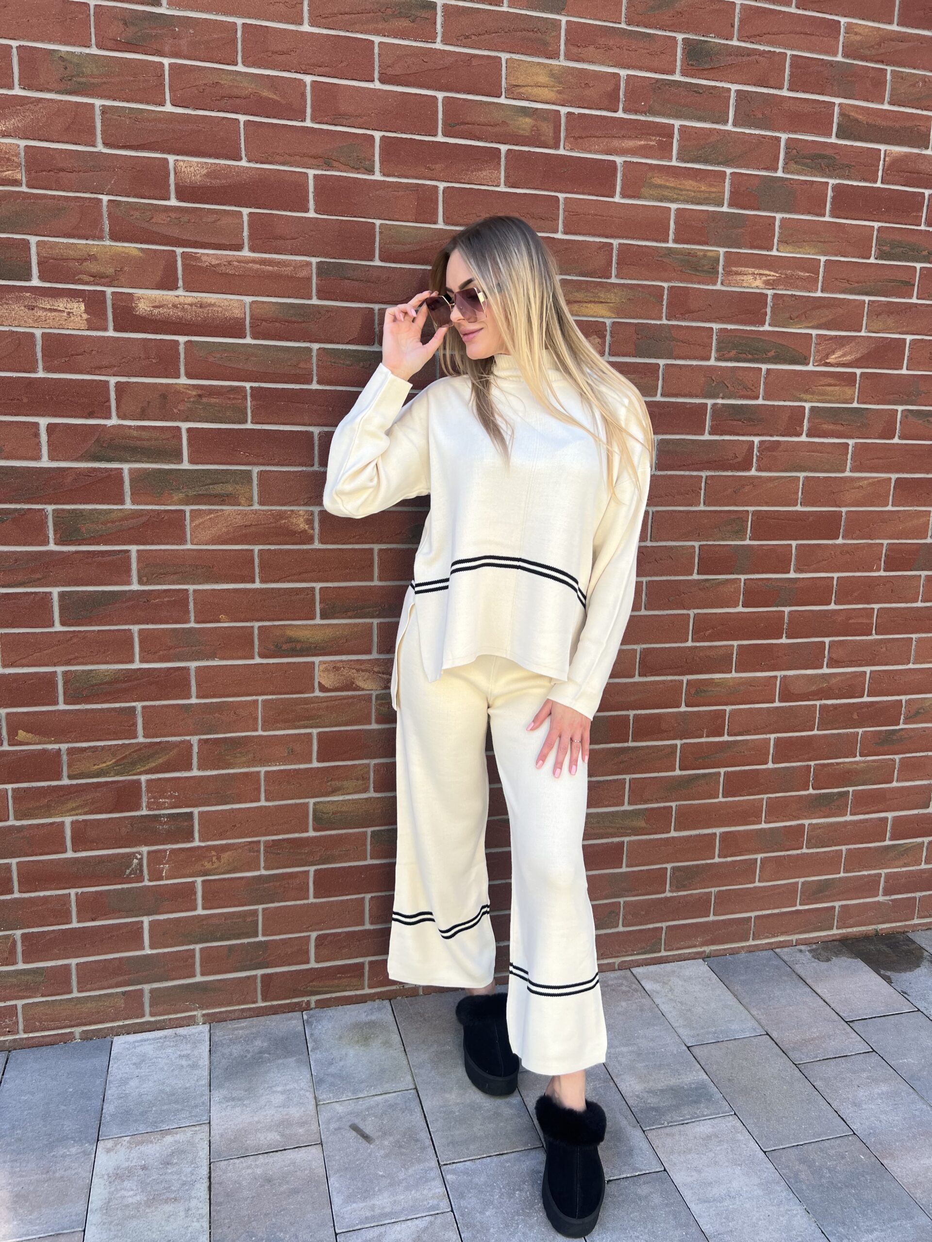 KOMPLET DZIANINOWY BEŻOWY