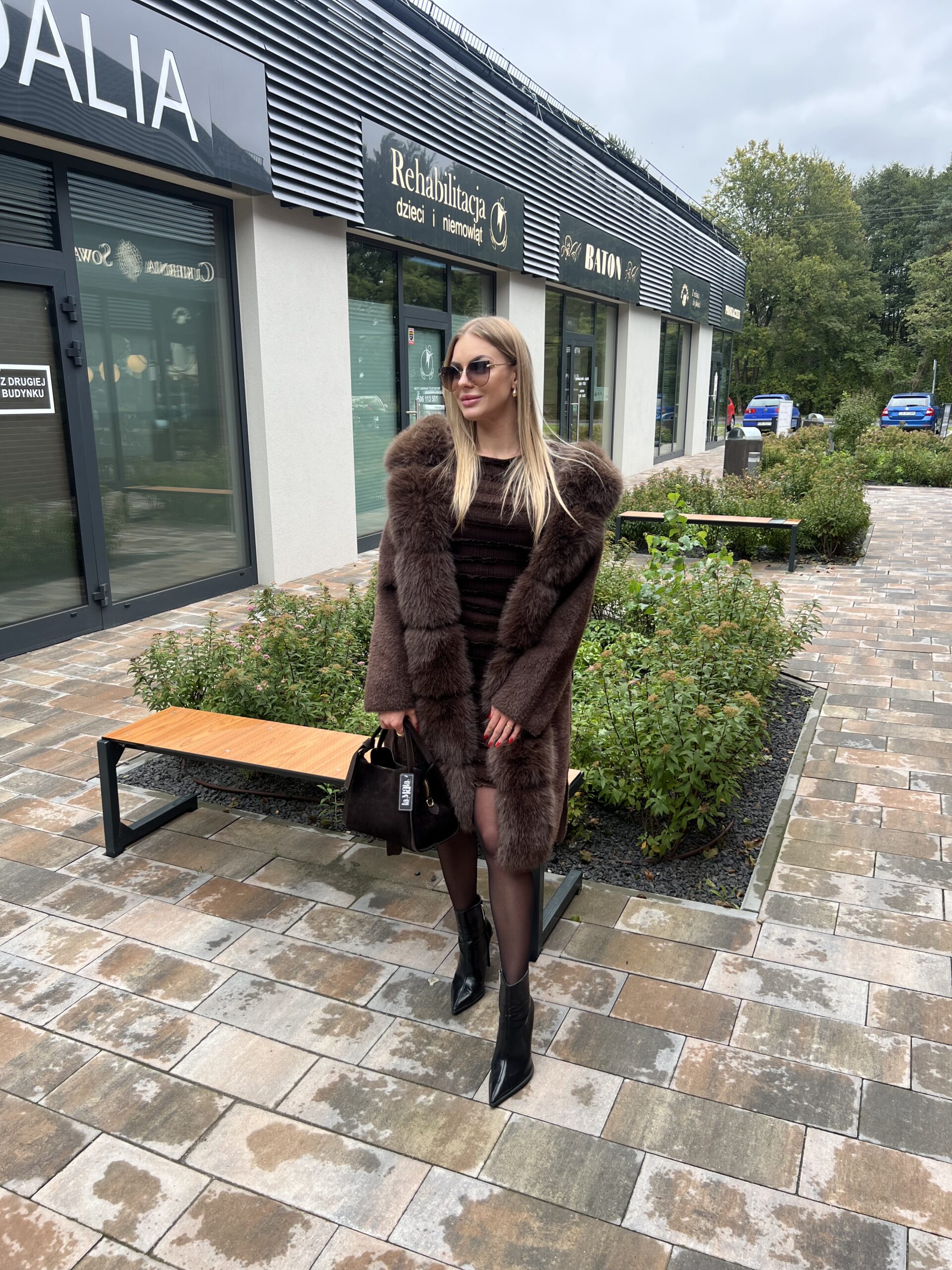 ELEGANCKIE FUTRO CZEKOLADOWE