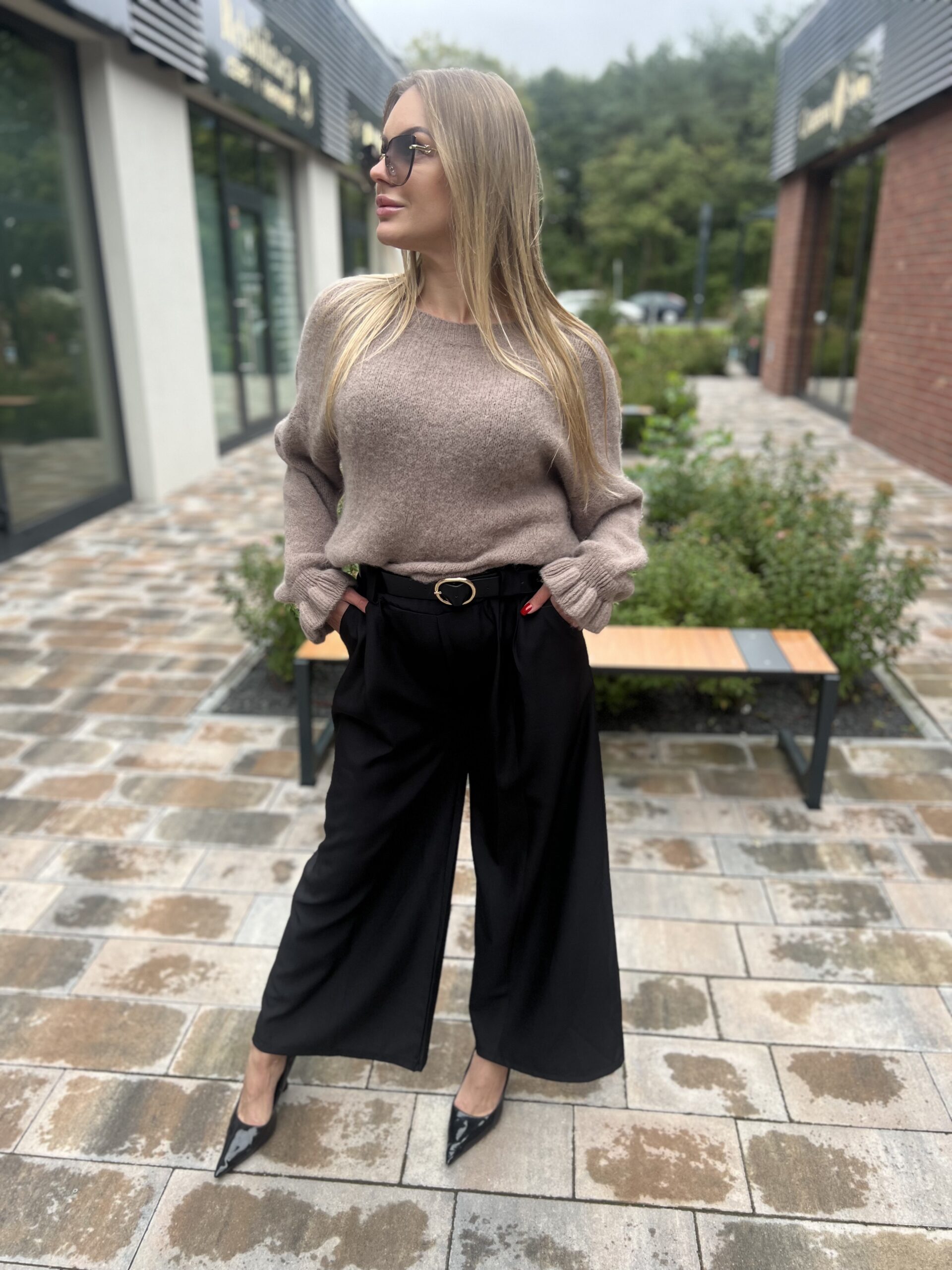 ELEGANCKIE SPODNIE Z PROSTĄ NOGAWKĄ CZARNE