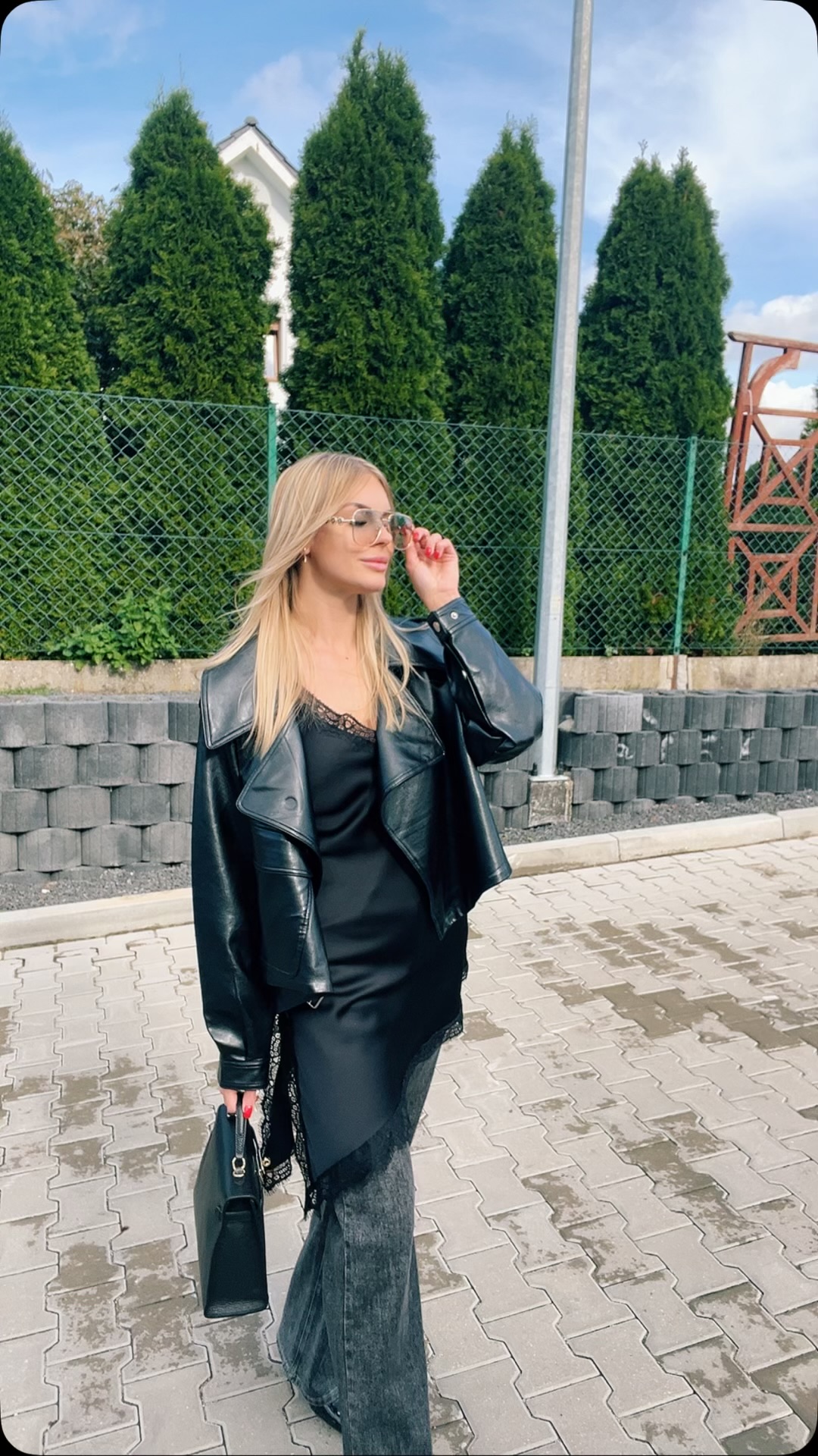 {"data":{"metInfo":{"tab_key":"","met_parent_template_resource_id":"","is_met_template_used_in_publish":0},"product":"tiktok","editingEffectsList":[],"is_default_prop":"MA=="}}