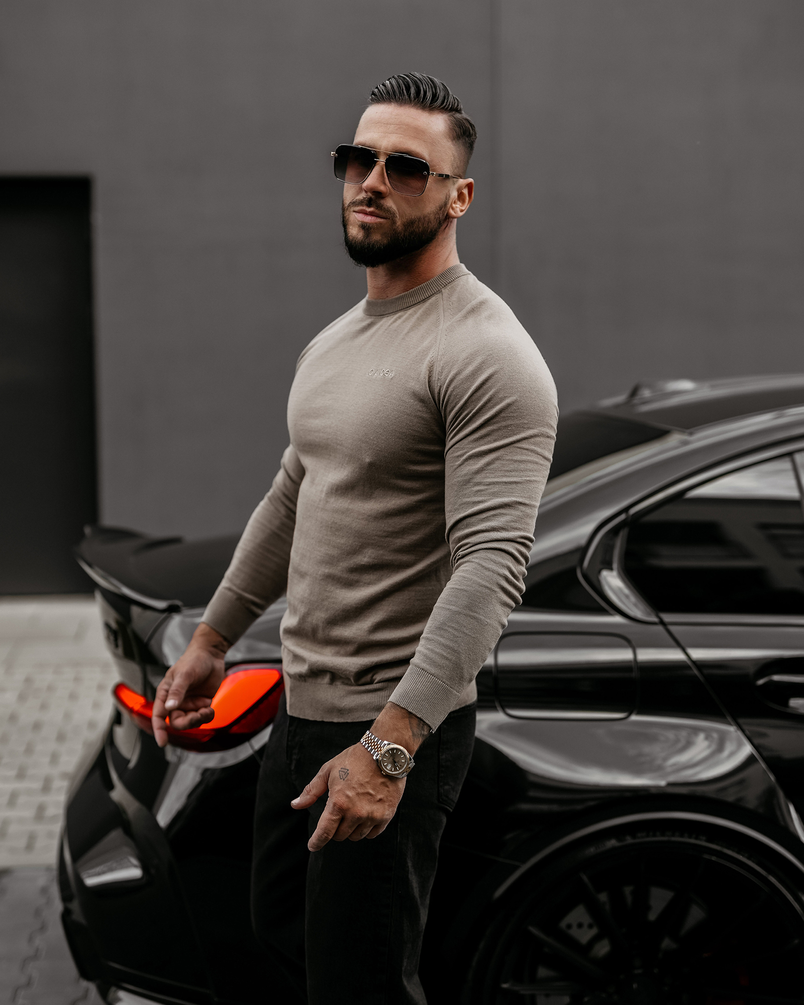 SWETEREK CIEMNY BEŻ OLAVOGA