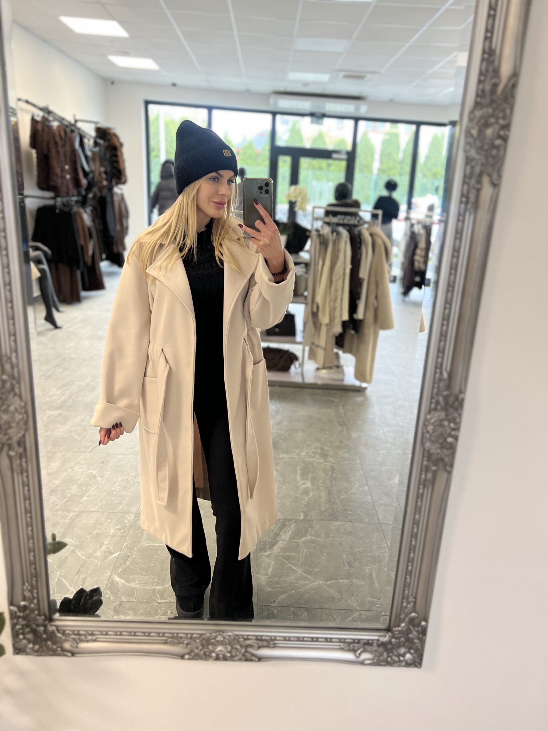 PŁASZCZ WIĄZANY KREMOWY