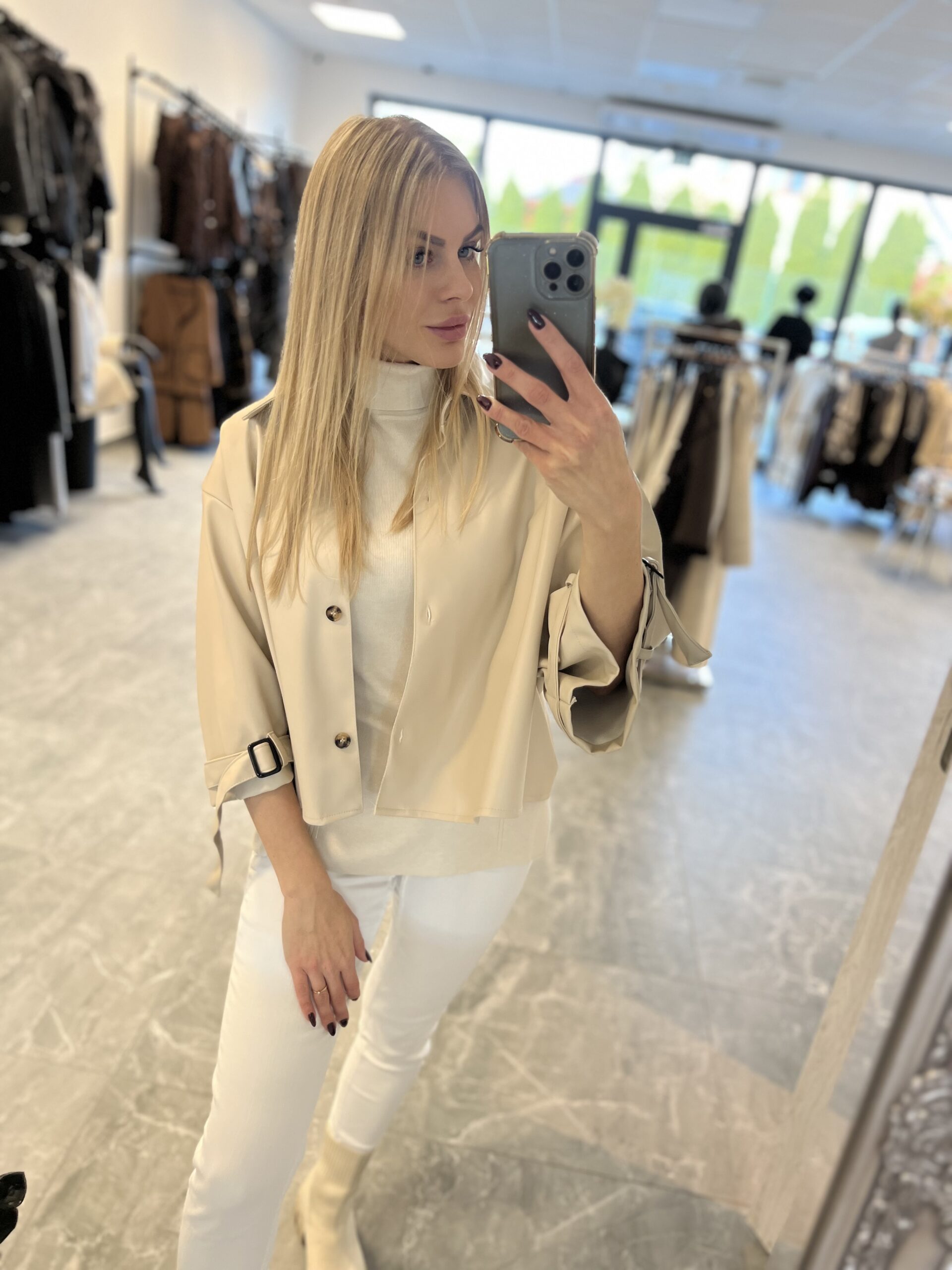 KURTKA KREM NA GUZIKI