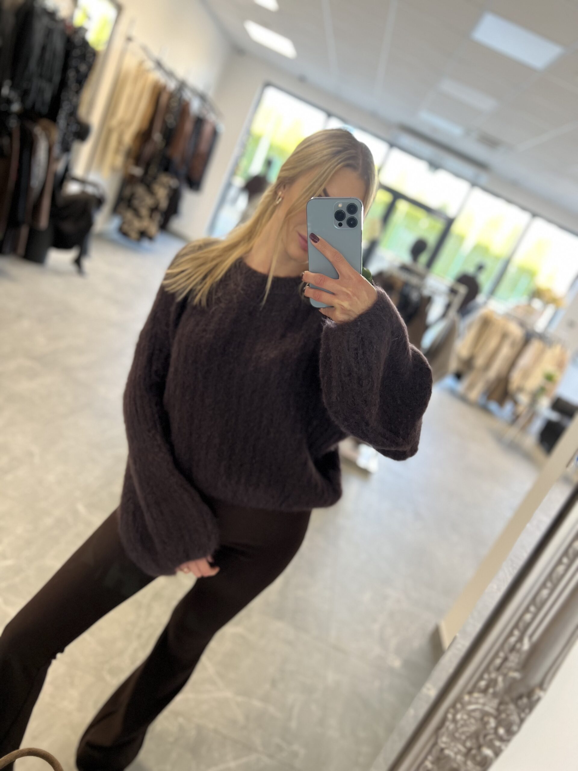 SWETER MOHEROWY DZWONEK CZEKOLADOWY