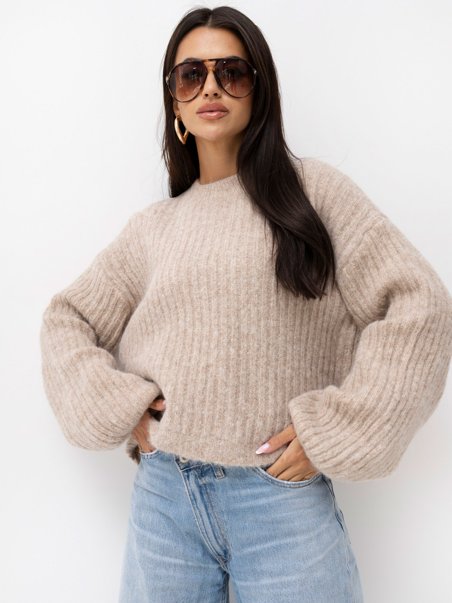 MIĘSISTY SWETER Z SZERSZYM RĘKAWEM – BEŻ